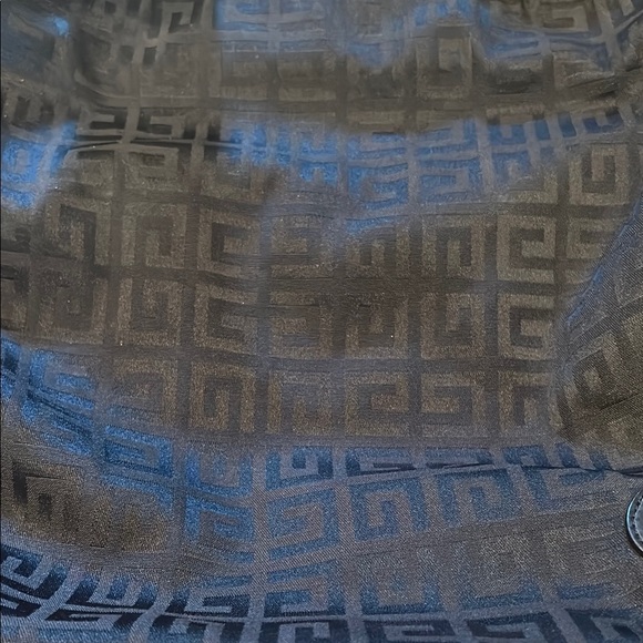 Givenchy Elegant Black Patterned Bag - Picture 5 of 15